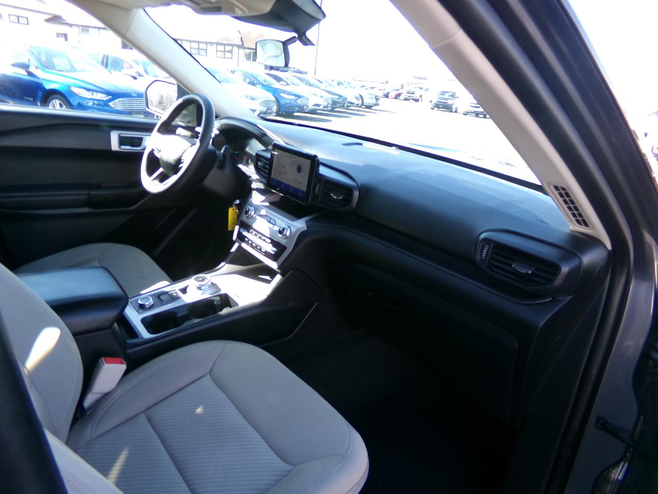 Ford Explorer Base 4WD 2023