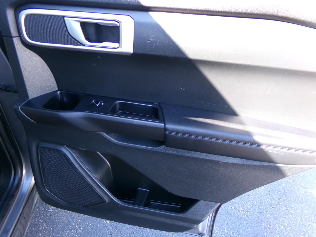 Ford Explorer Base 4WD 2023