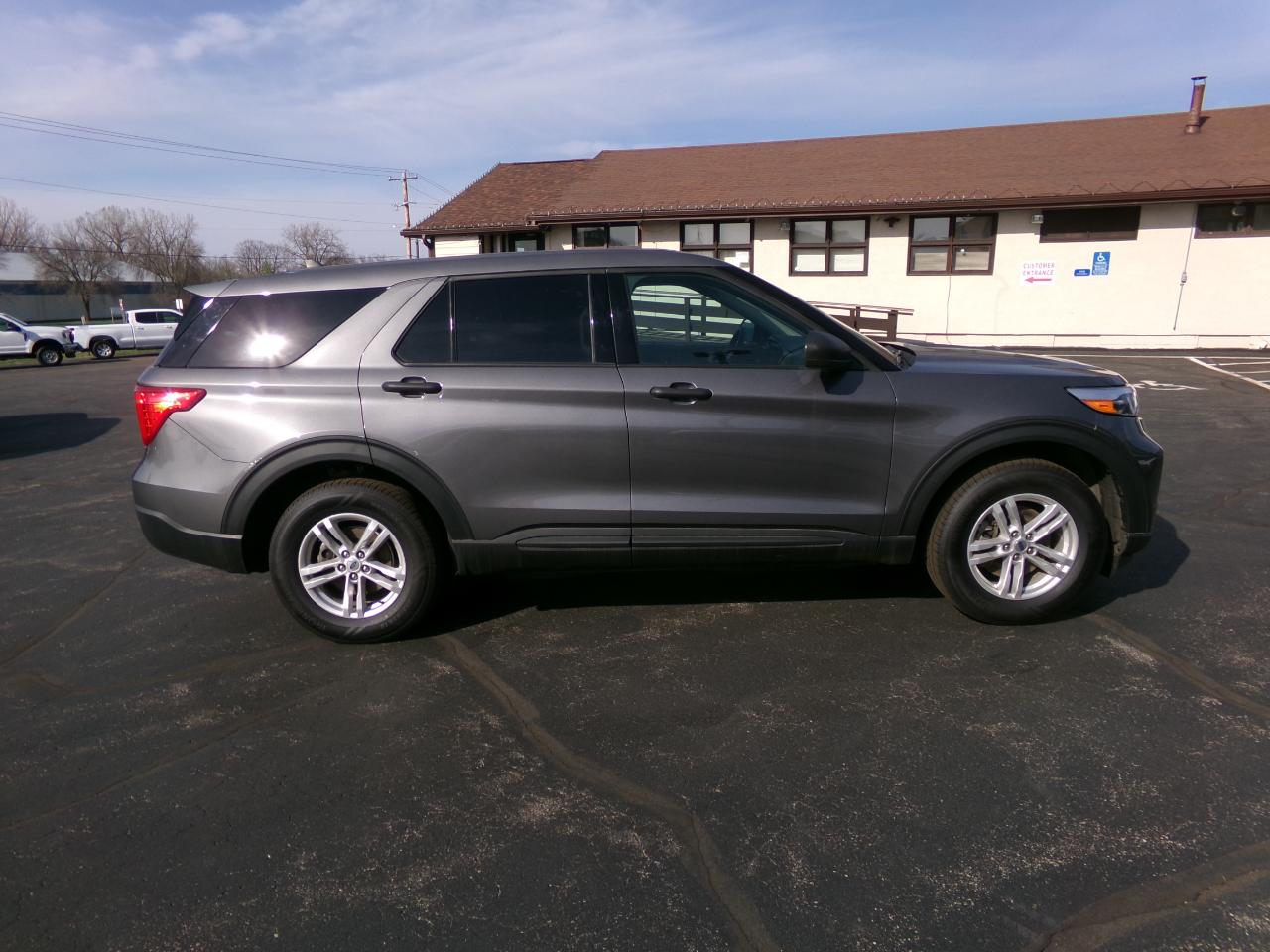 Ford Explorer Base 4WD 2023