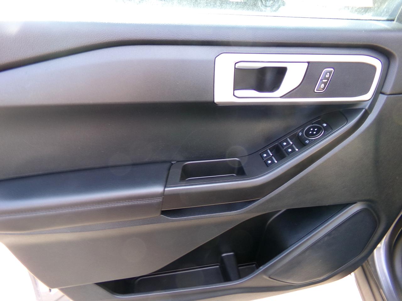 Ford Explorer Base 4WD 2023