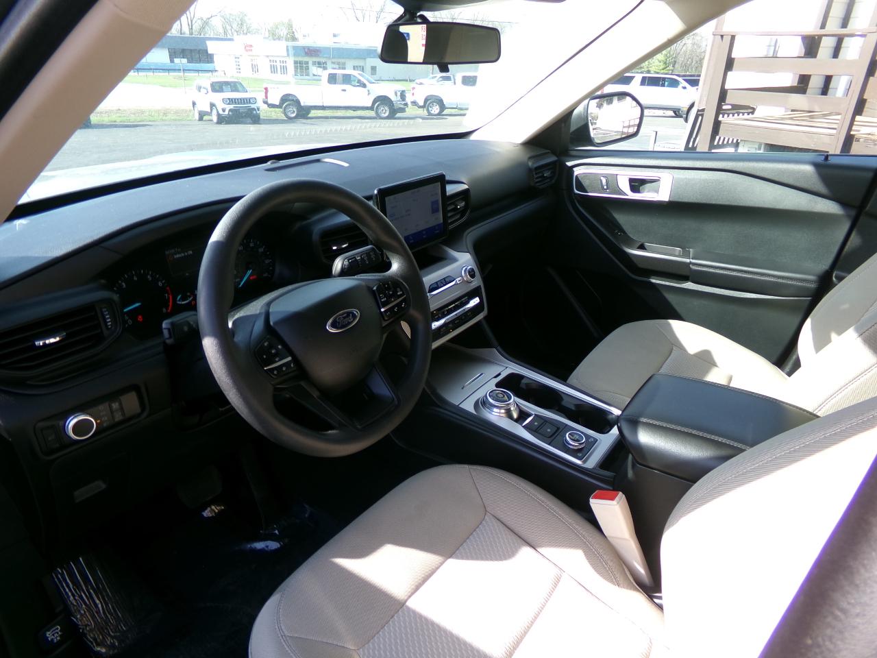 Ford Explorer Base 4WD 2023