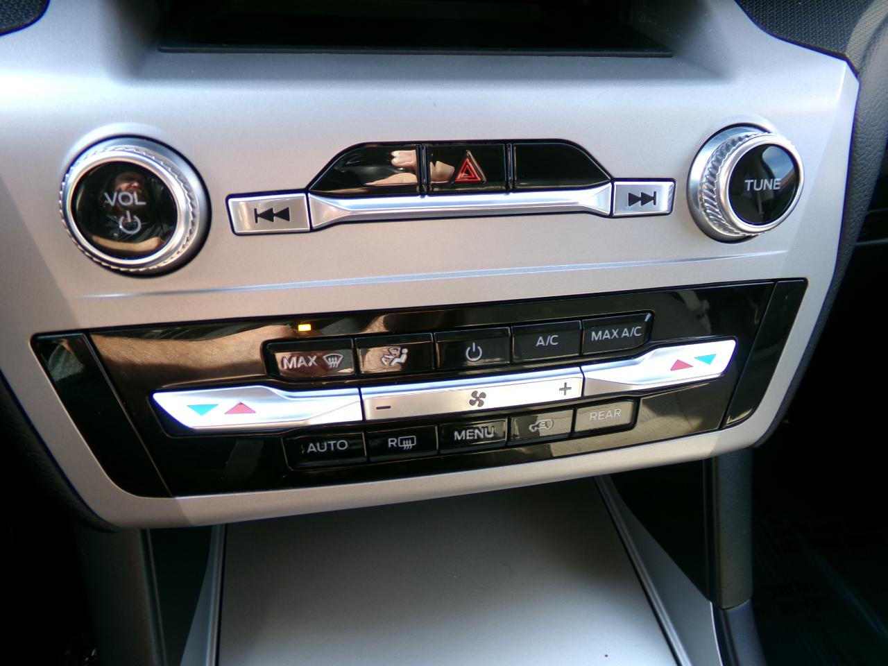 Ford Explorer Base 4WD 2023