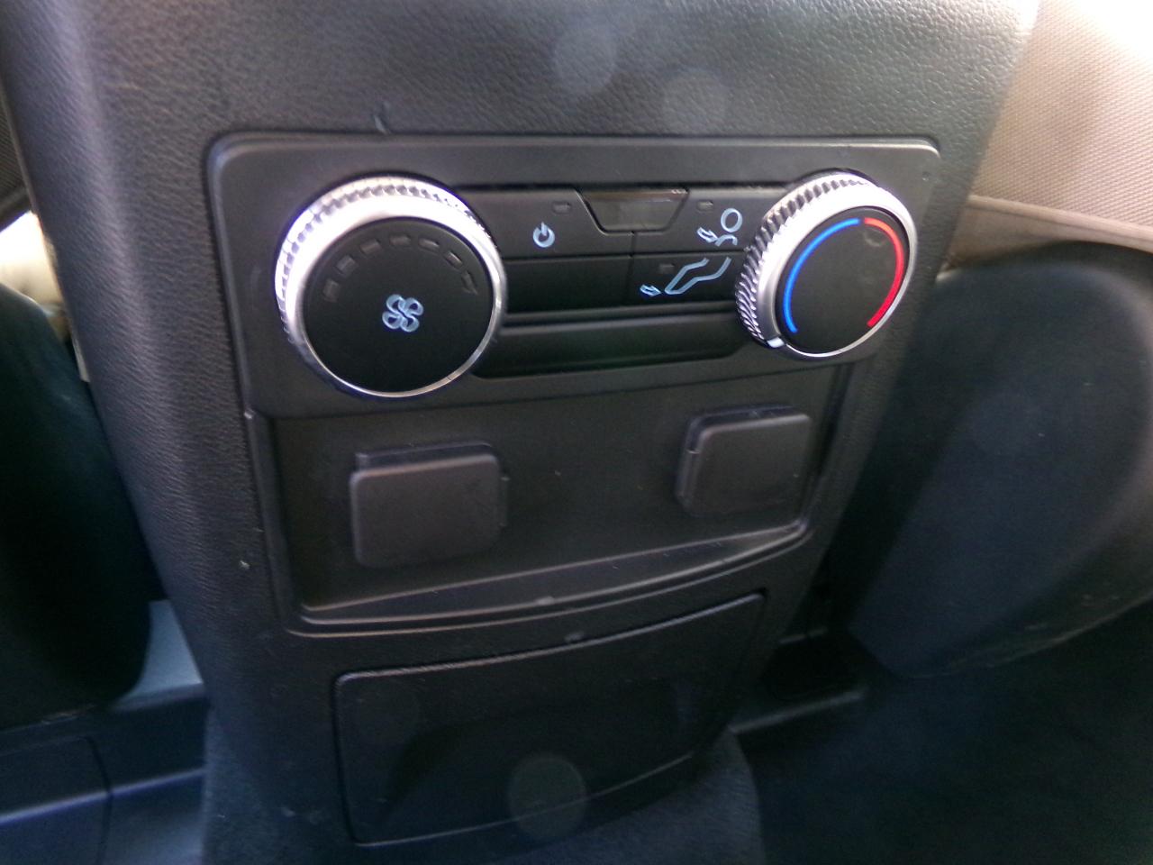 Ford Explorer Base 4WD 2023