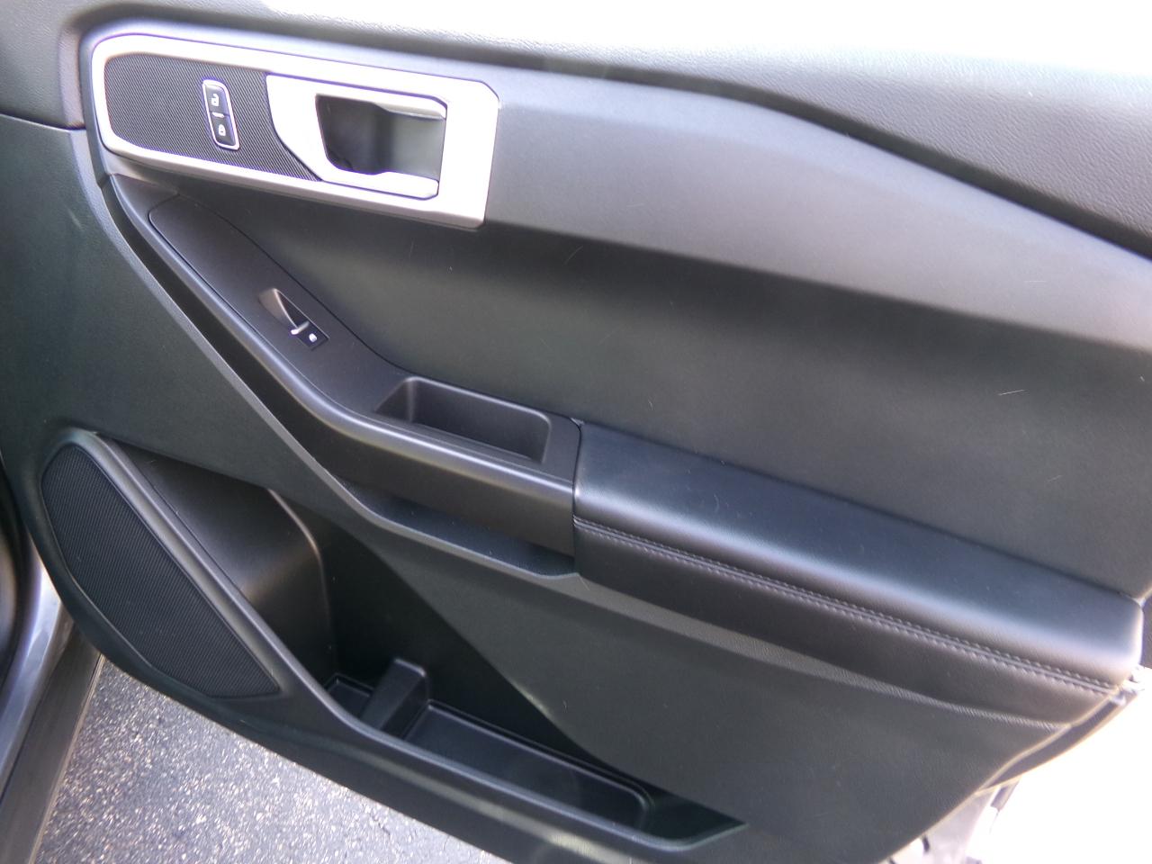 Ford Explorer Base 4WD 2023