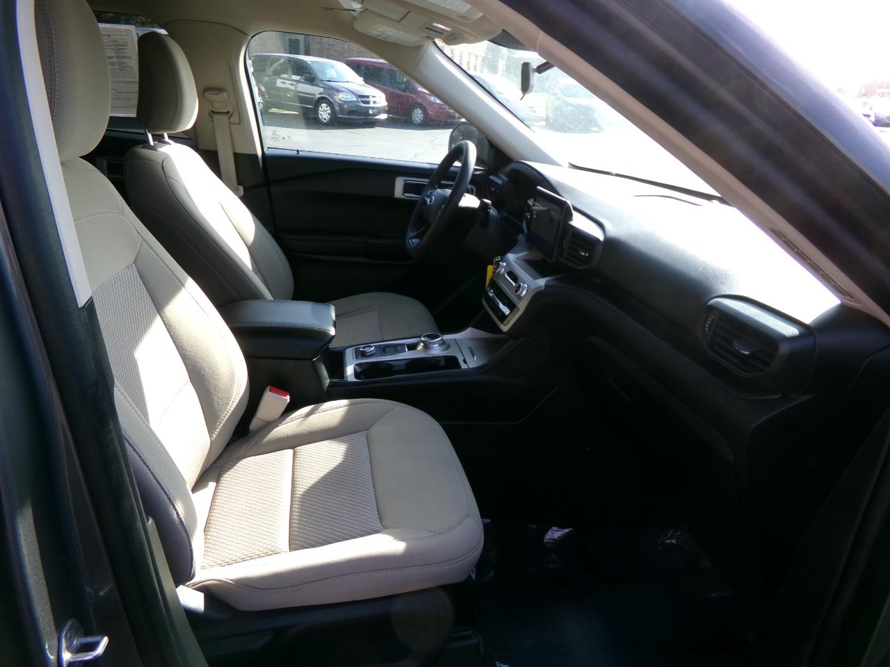 Ford Explorer Base 4WD 2023