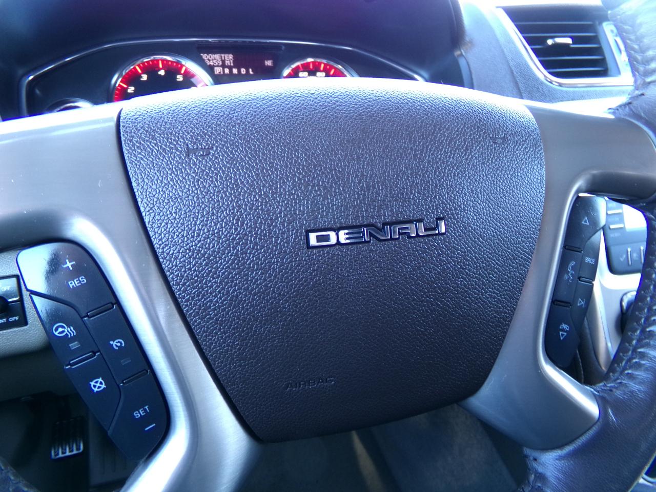 GMC Acadia AWD 4dr Denali 2015