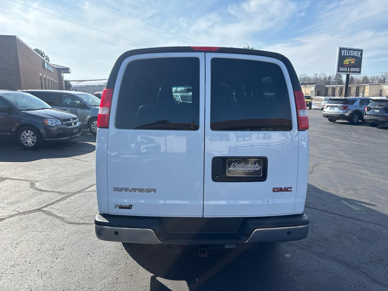 GMC Savana Passenger RWD 3500 135" LS 2018