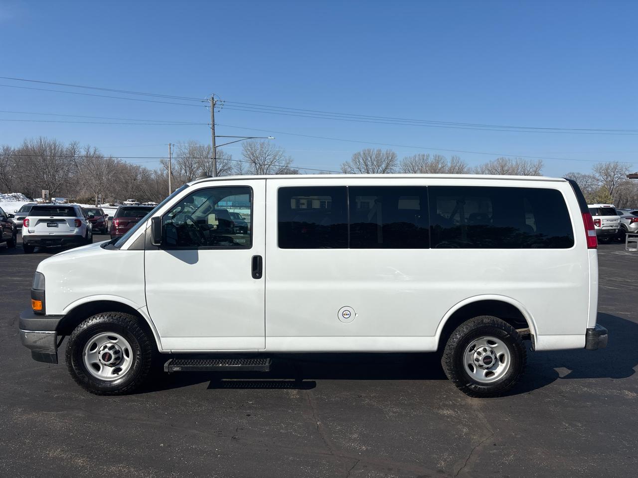GMC Savana Passenger RWD 3500 135" LS 2018