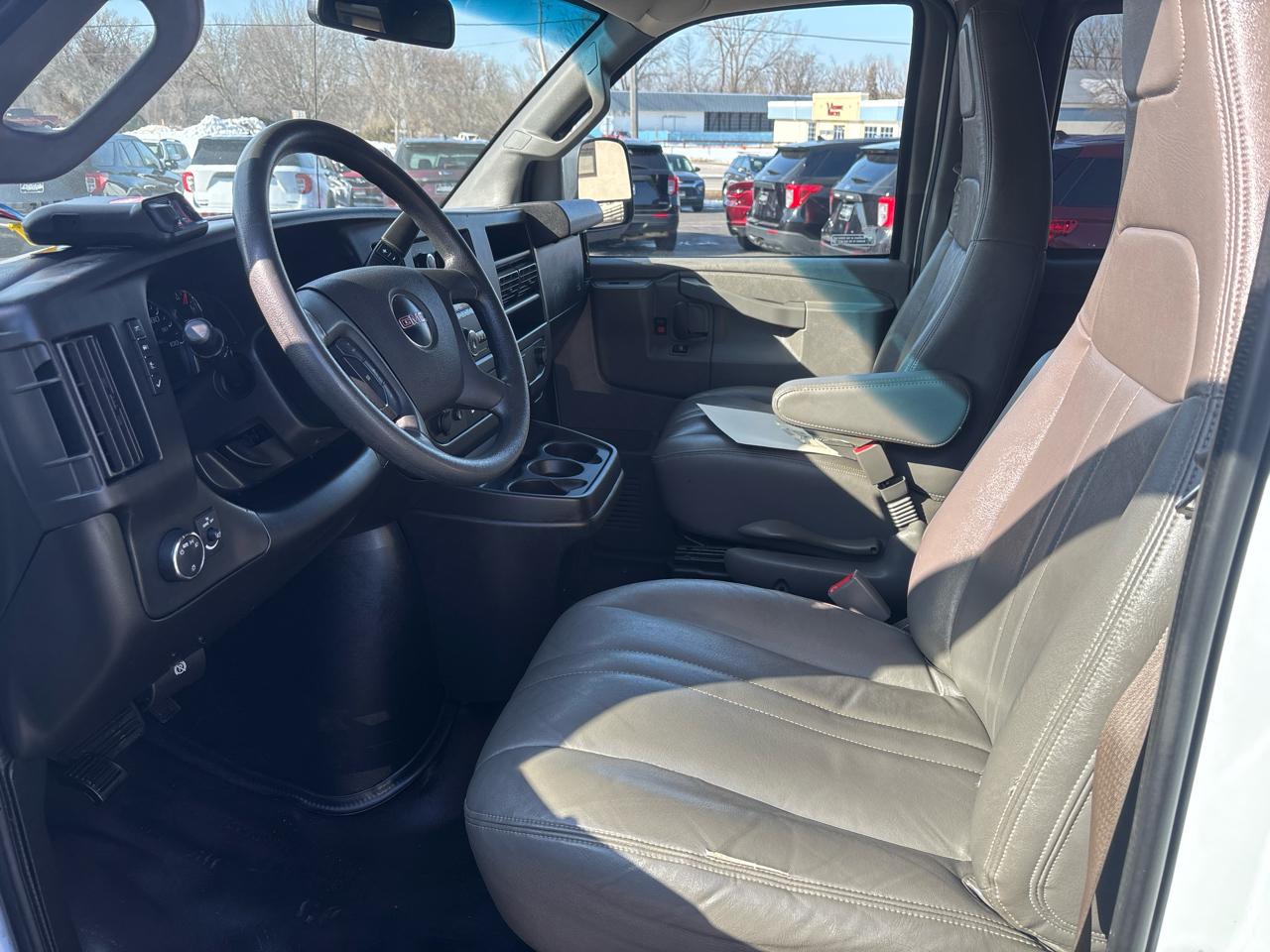 GMC Savana Passenger RWD 3500 135" LS 2018