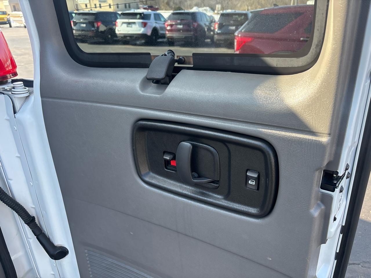 GMC Savana Passenger RWD 3500 135" LS 2018