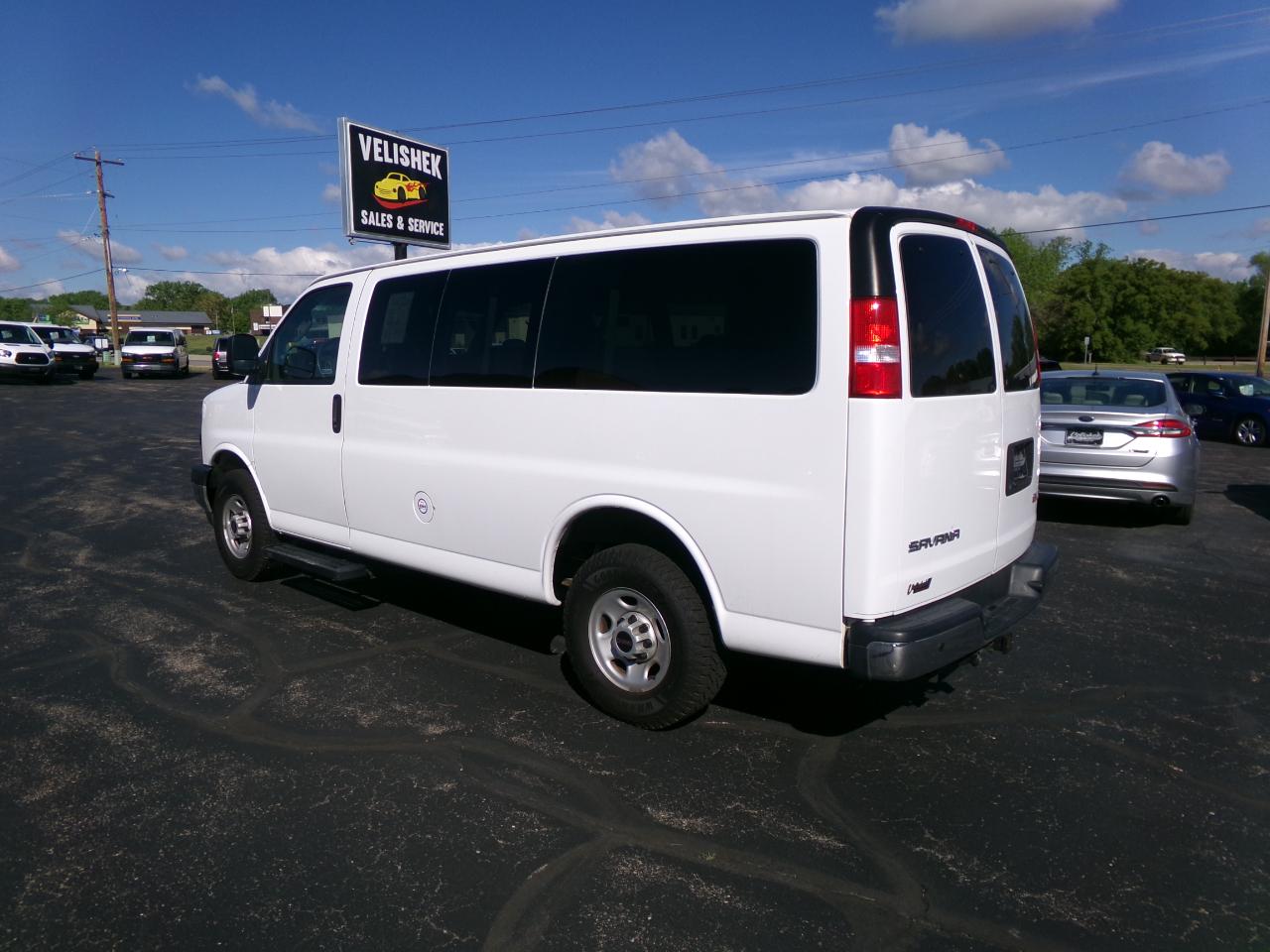 GMC Savana Passenger RWD 3500 135" LS 2018