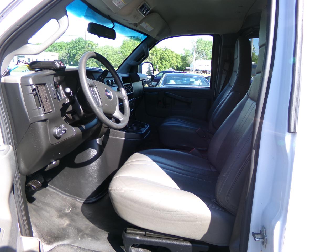 GMC Savana Passenger RWD 3500 135" LS 2018