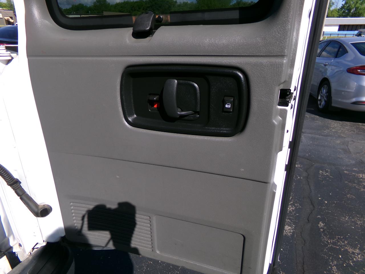 GMC Savana Passenger RWD 3500 135" LS 2018