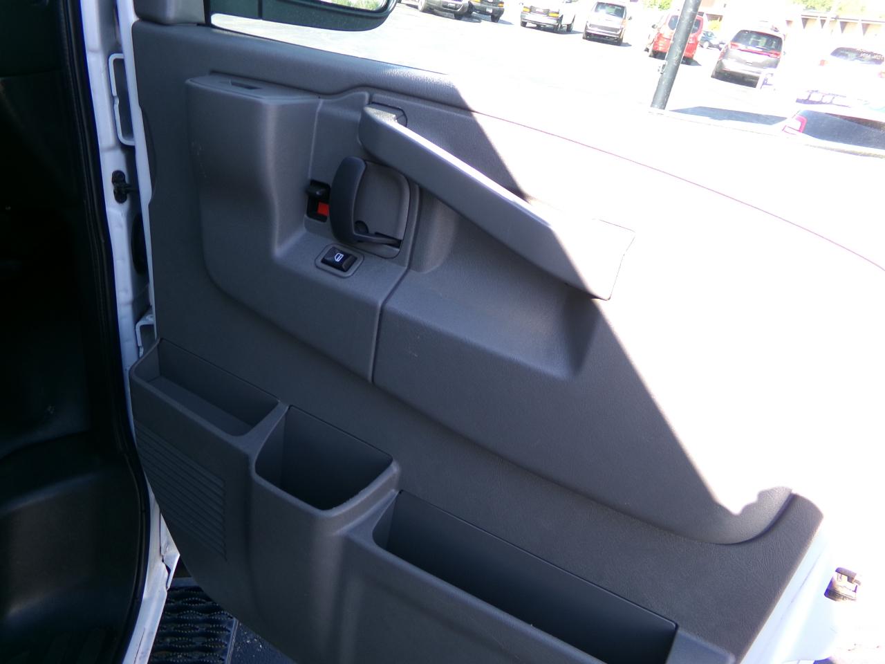 GMC Savana Passenger RWD 3500 135" LS 2018