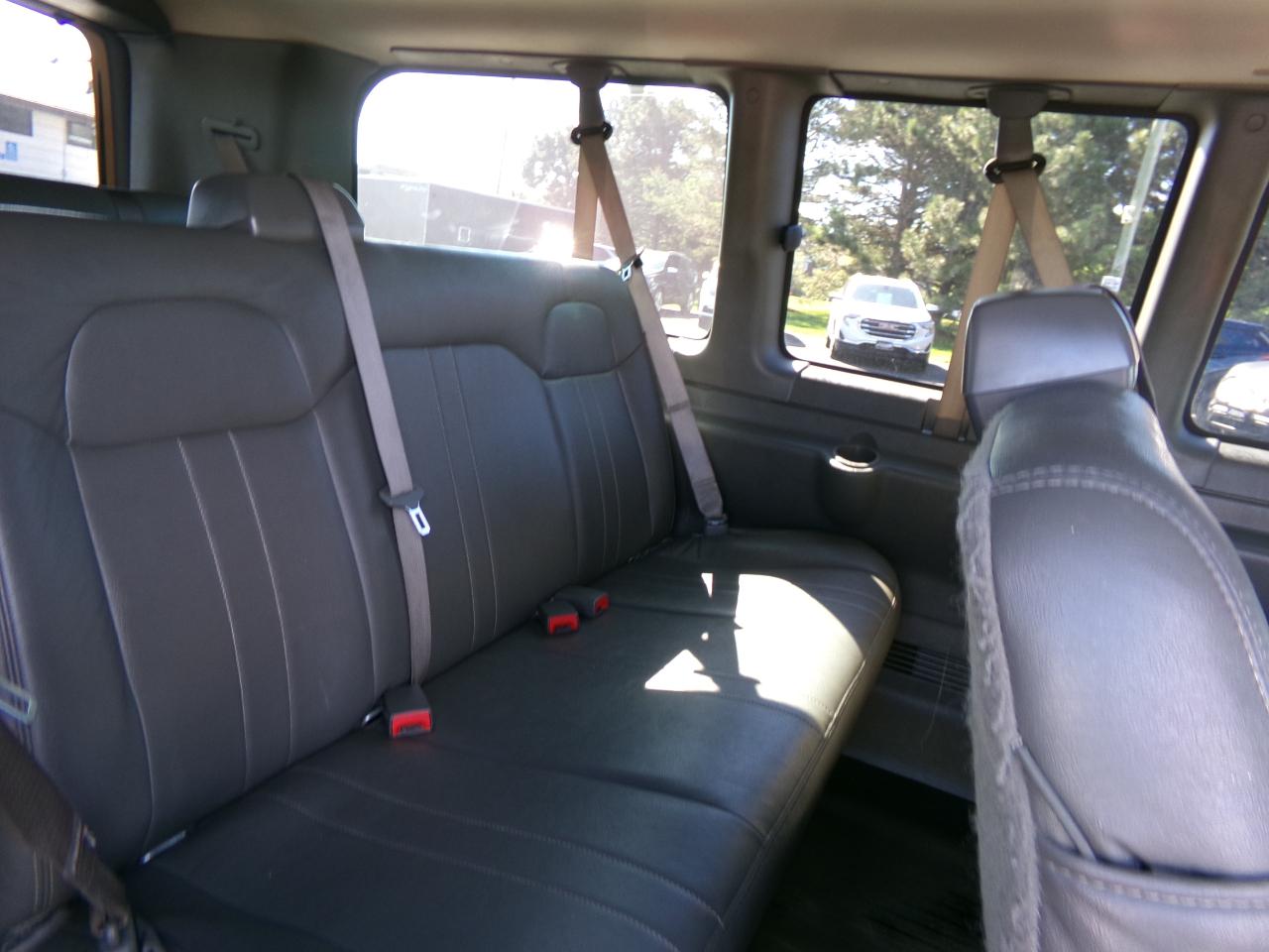 GMC Savana Passenger RWD 3500 135" LS 2018