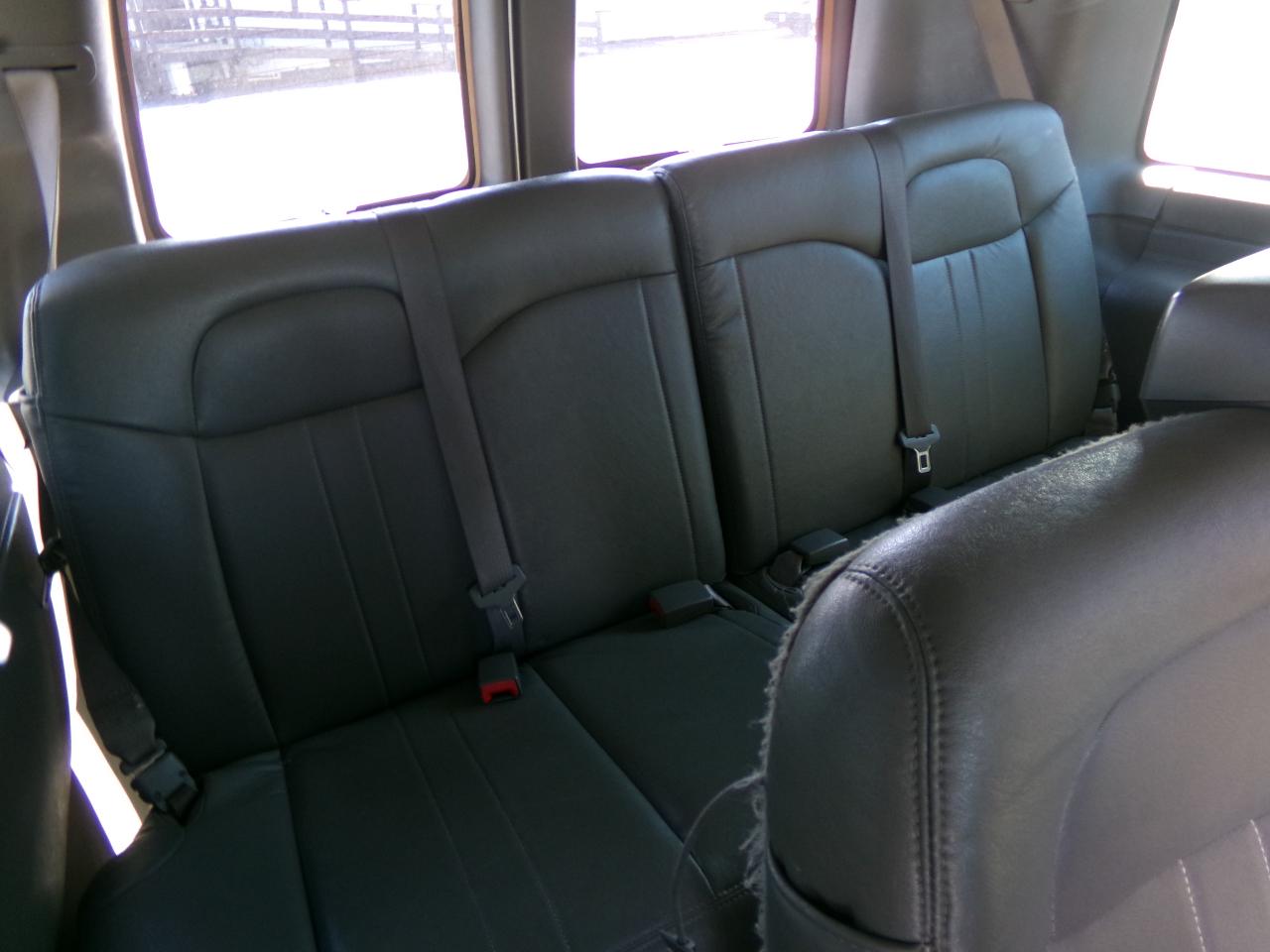 GMC Savana Passenger RWD 3500 135" LS 2018