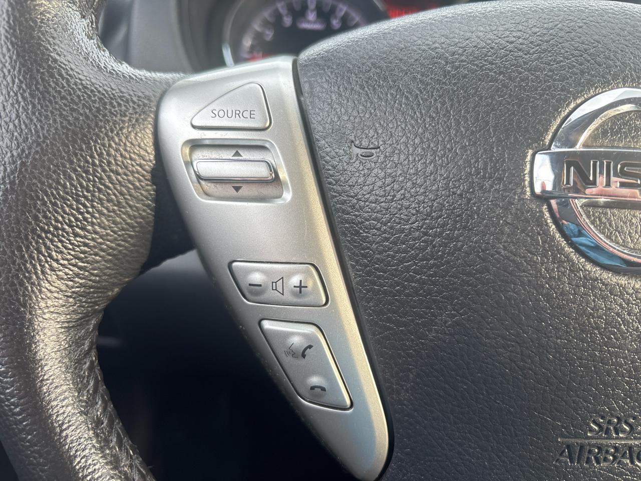 Nissan Versa Note 5dr HB CVT 1.6 SV 2014