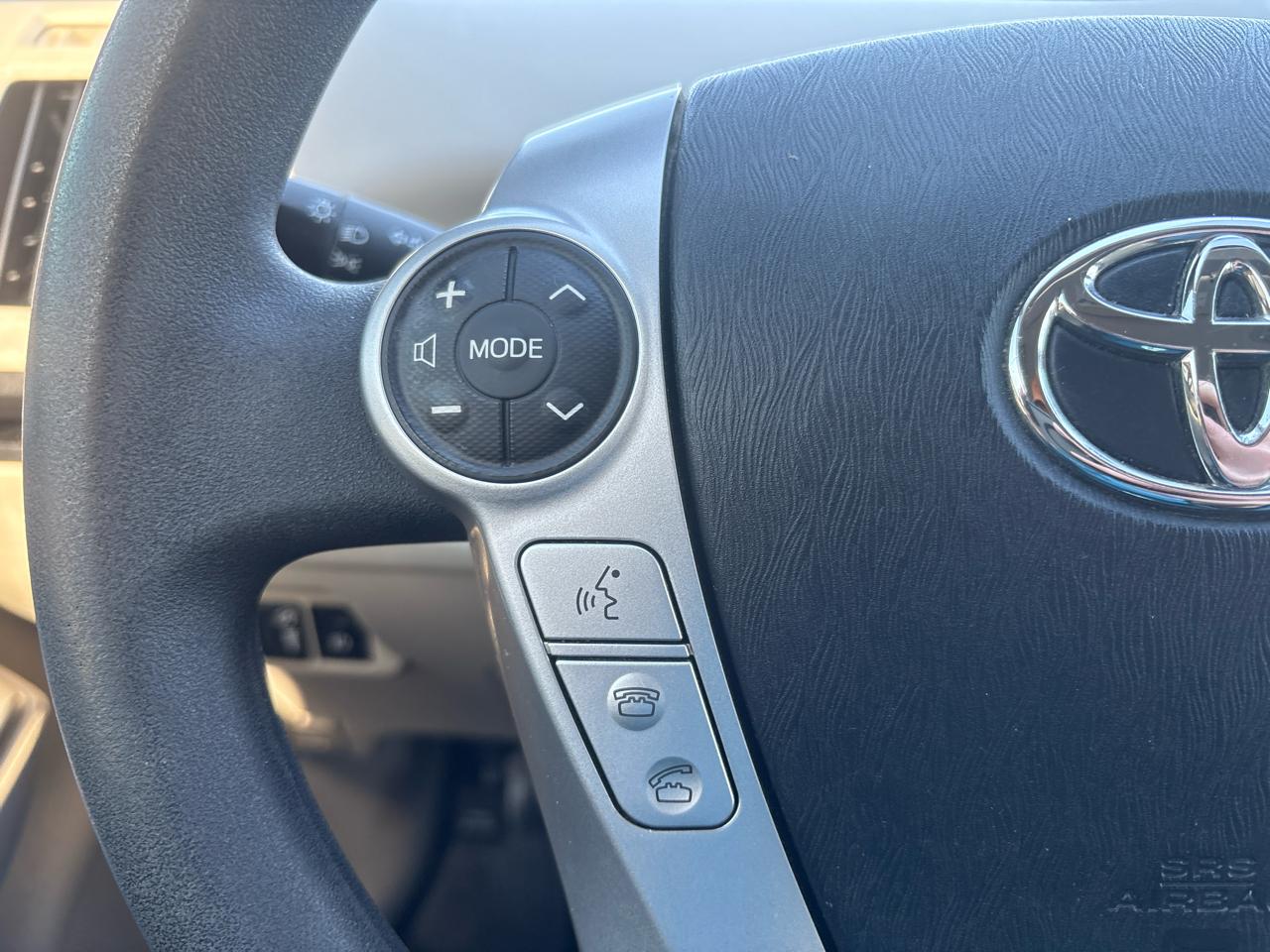 Toyota Prius V 5dr Wgn Three (Natl) 2013