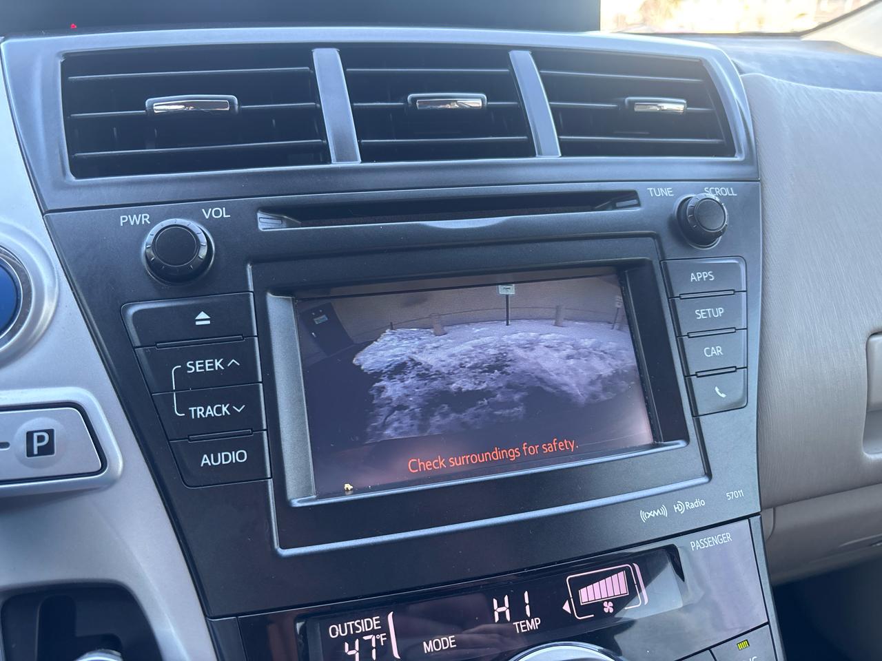 Toyota Prius V 5dr Wgn Three (Natl) 2013