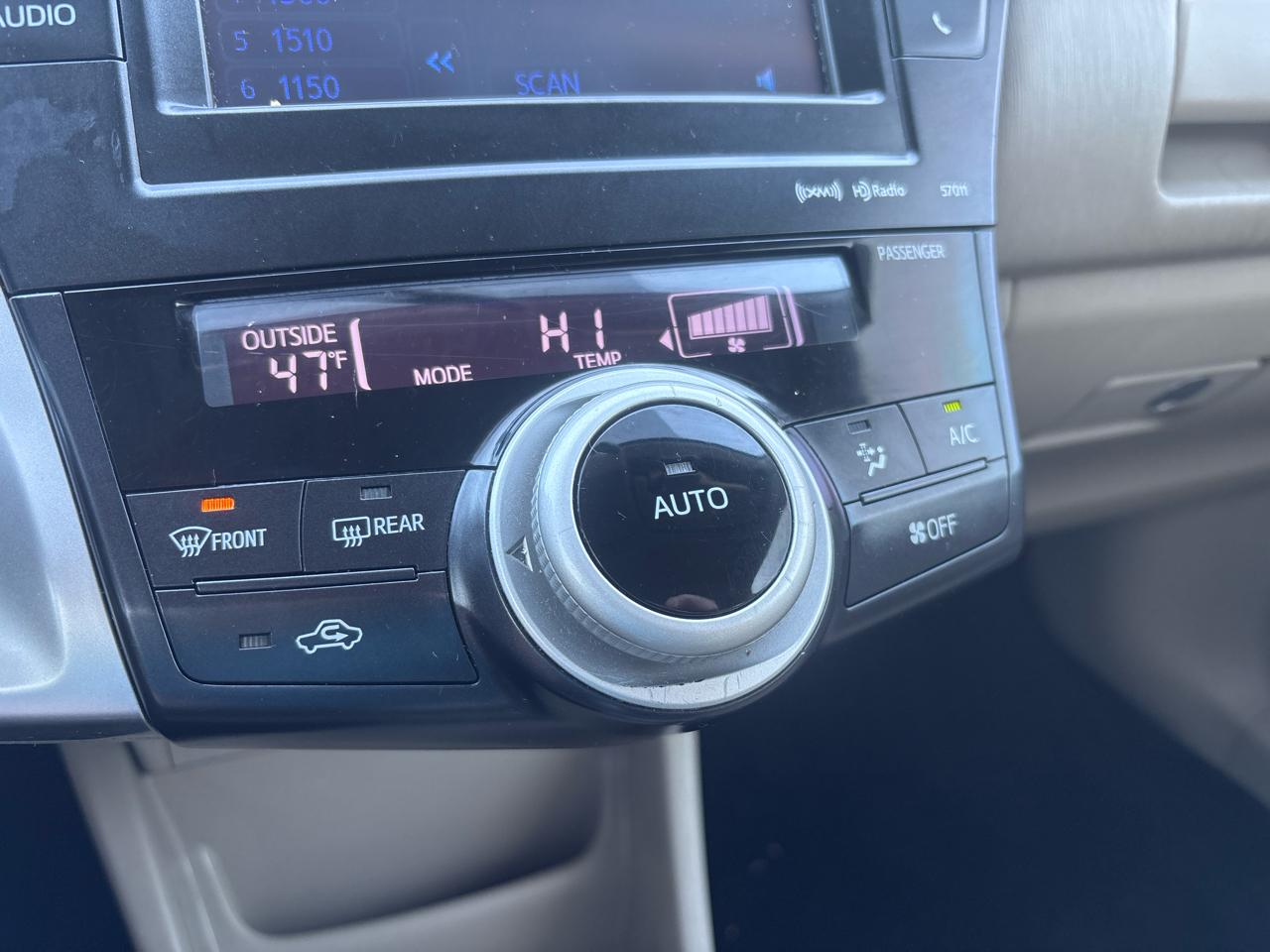 Toyota Prius V 5dr Wgn Three (Natl) 2013