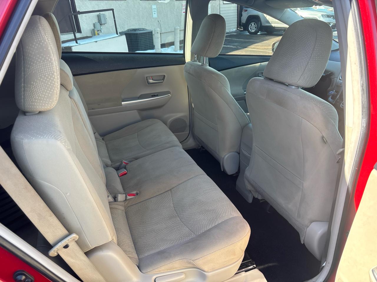 Toyota Prius V 5dr Wgn Three (Natl) 2013