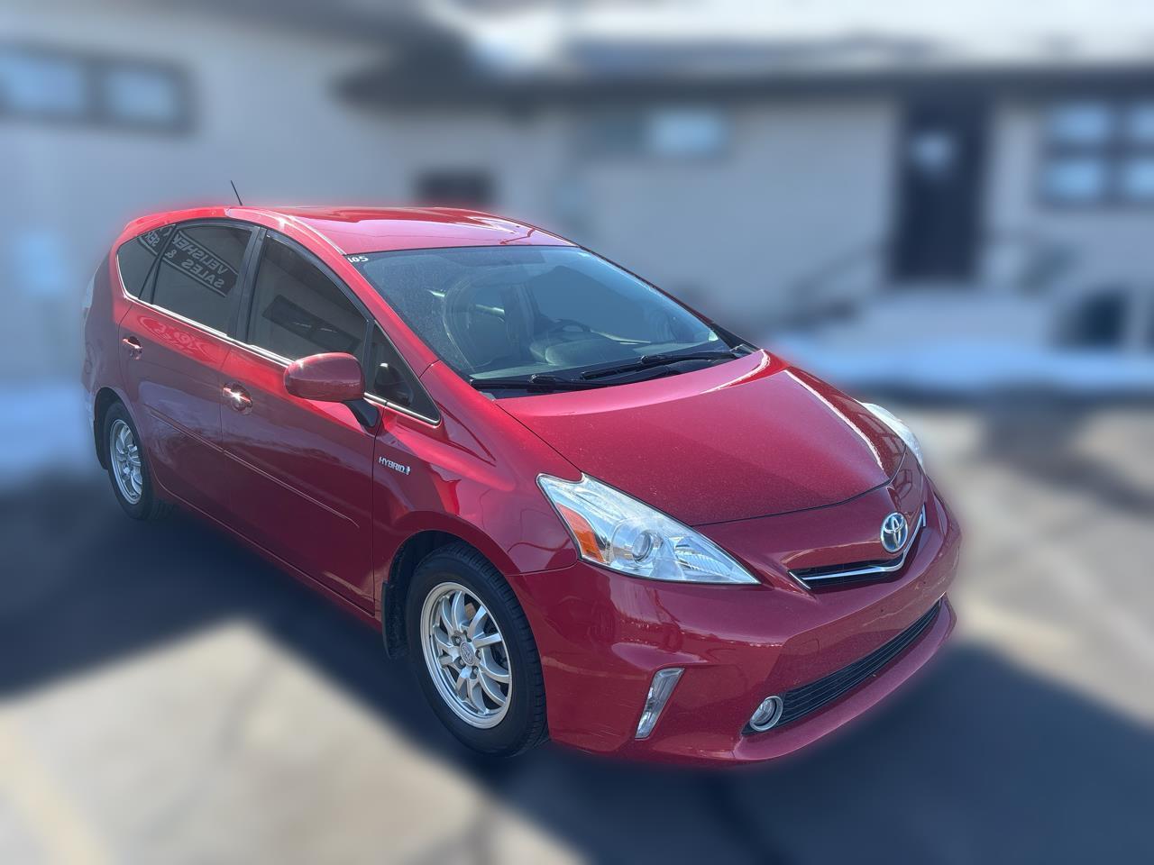 Toyota Prius V 5dr Wgn Three (Natl) 2013