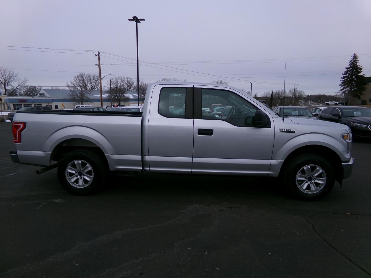 Ford F-150 XL 2WD SuperCab 6.5' Box 2017