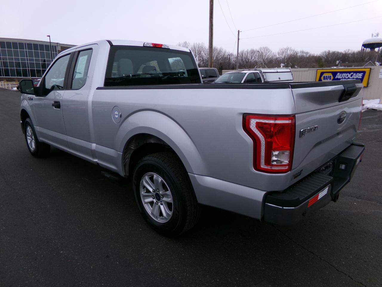 Ford F-150 XL 2WD SuperCab 6.5' Box 2017