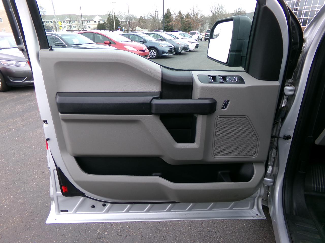 Ford F-150 XL 2WD SuperCab 6.5' Box 2017