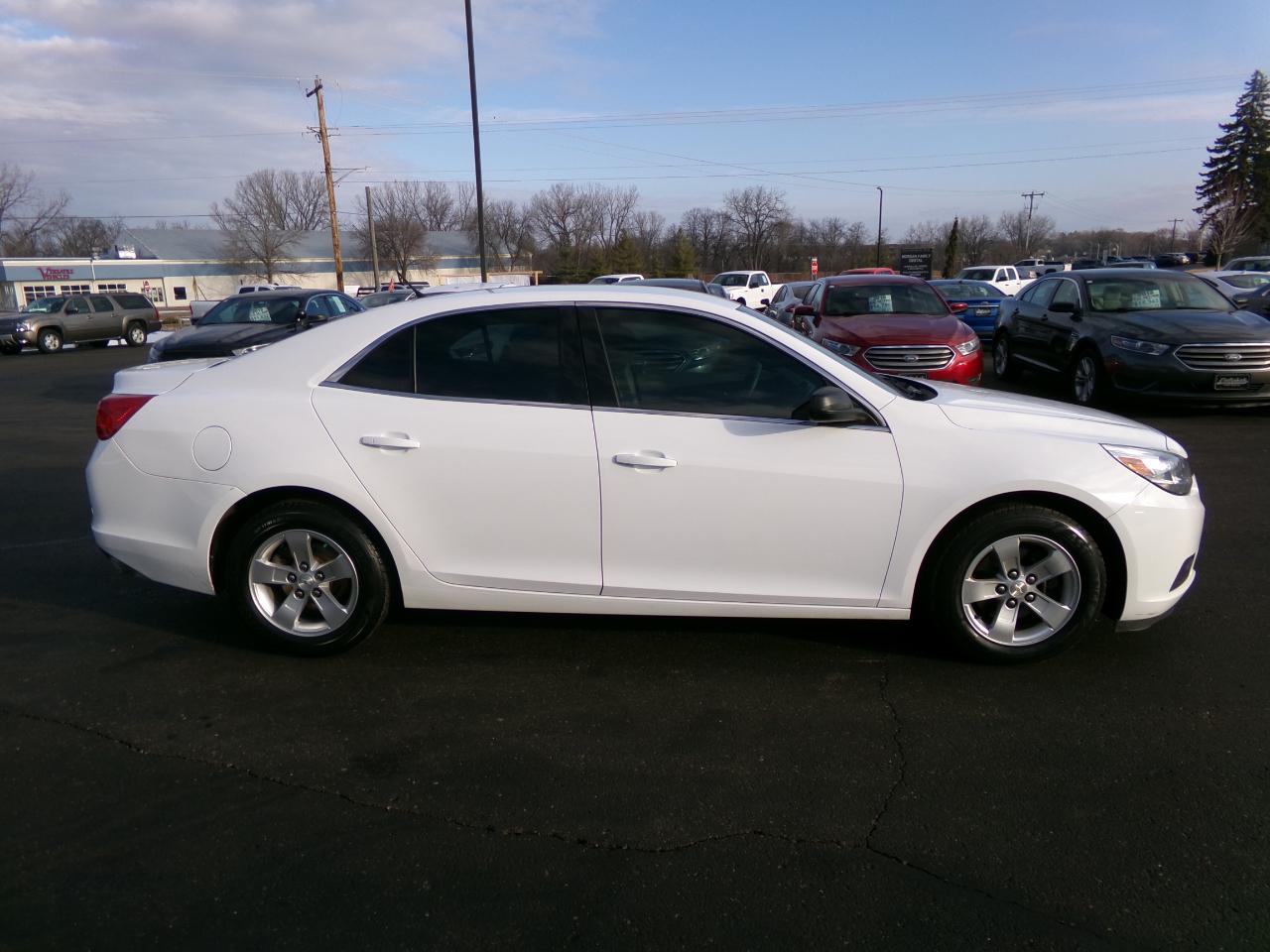 Chevrolet Malibu 4dr Sdn LS w/1FL 2015