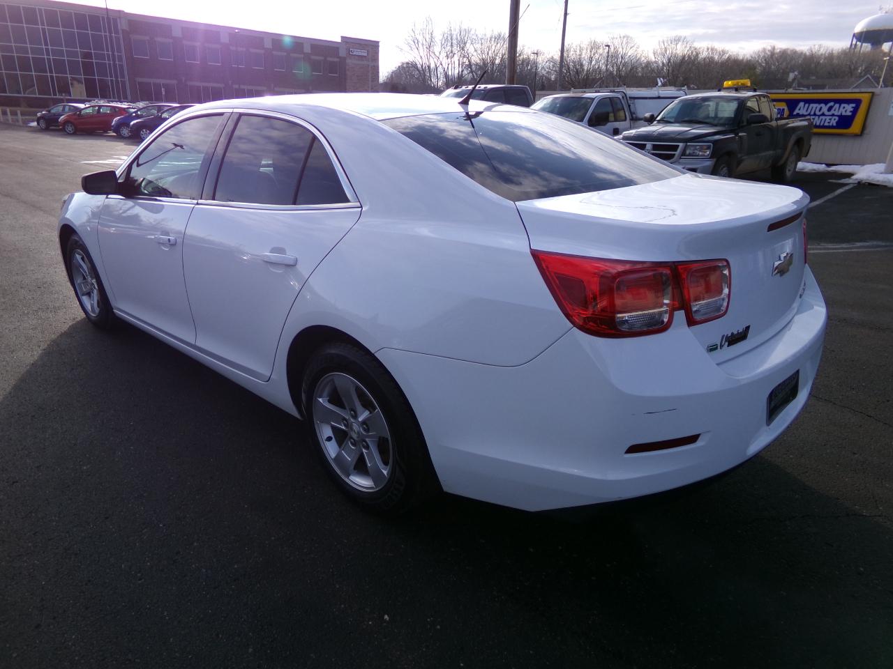 Chevrolet Malibu 4dr Sdn LS w/1FL 2015