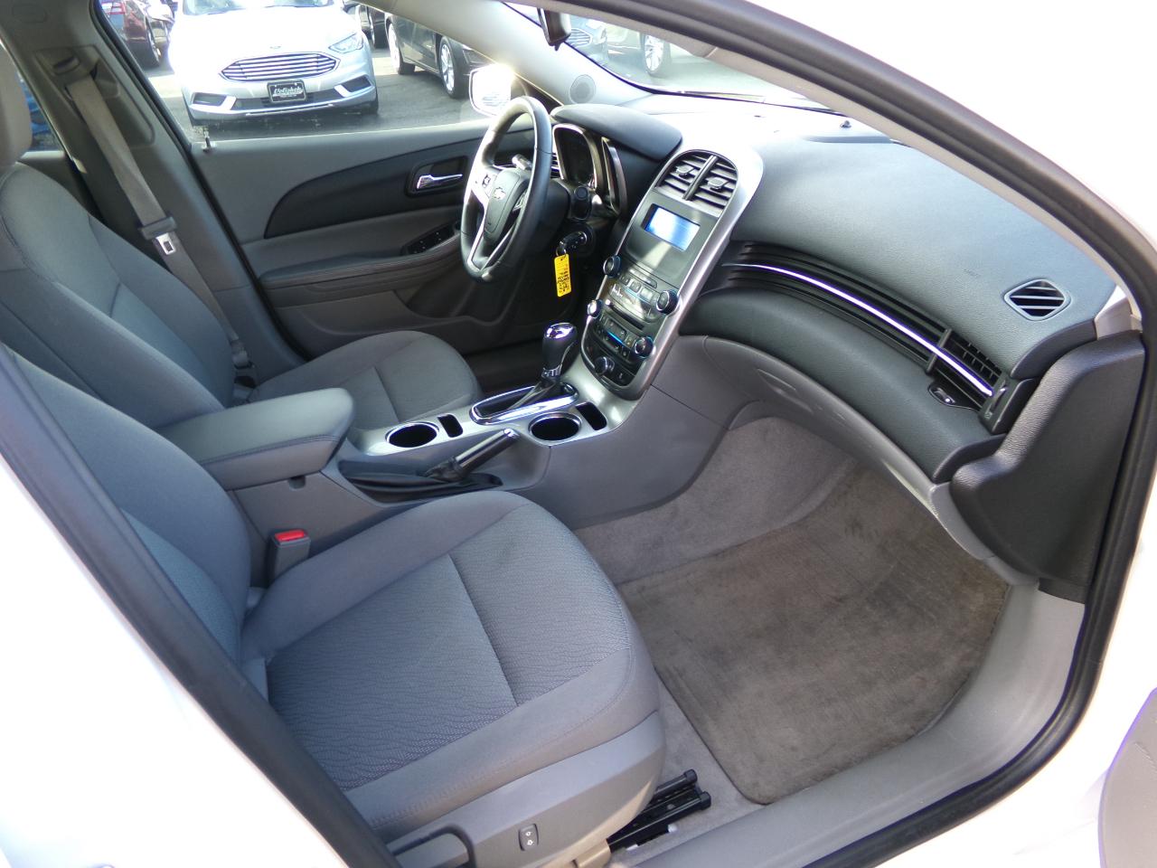 Chevrolet Malibu 4dr Sdn LS w/1FL 2015