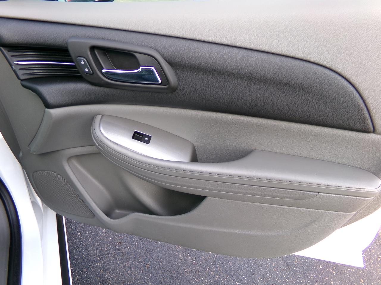 Chevrolet Malibu 4dr Sdn LS w/1FL 2015