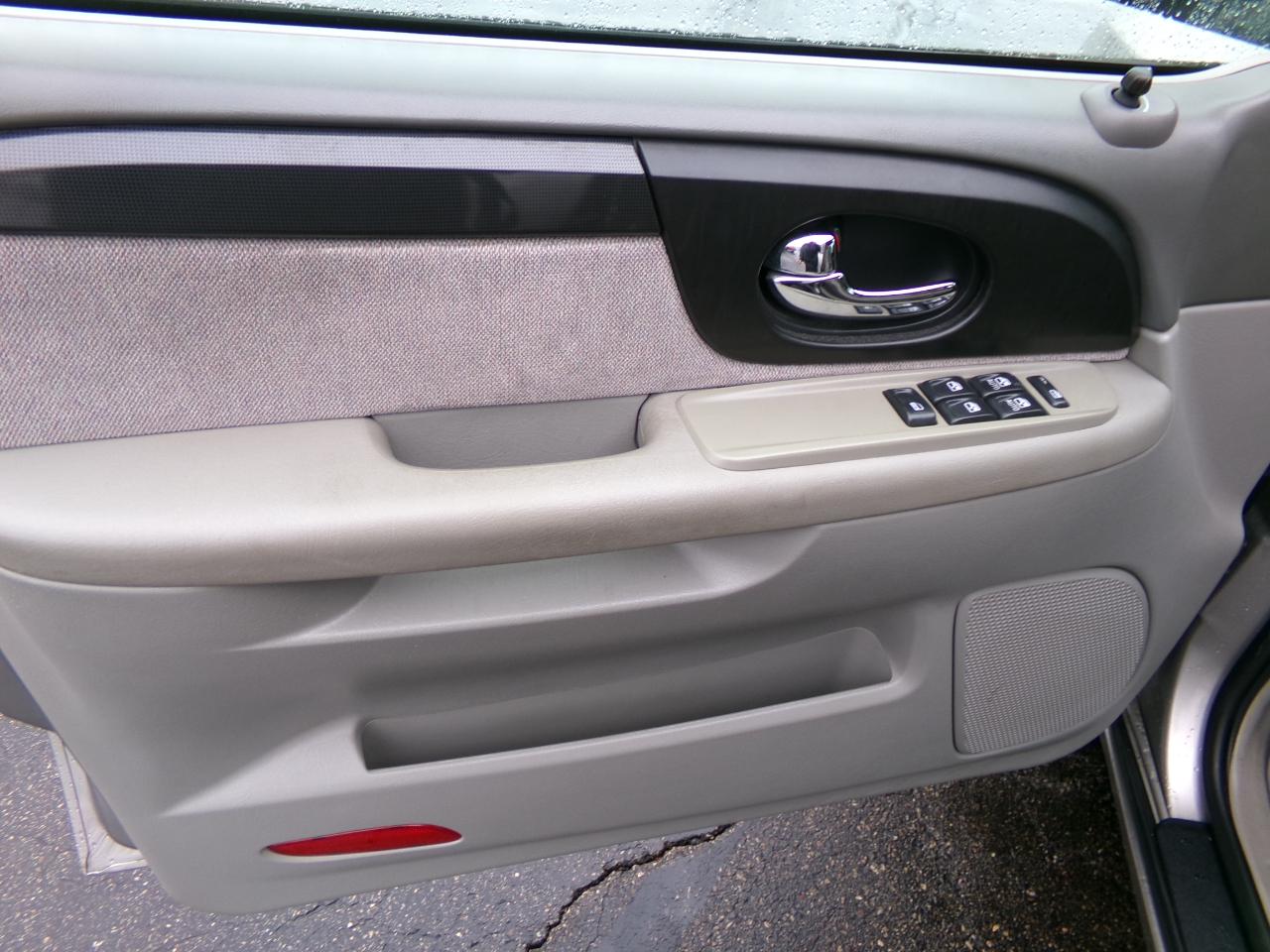 GMC Envoy 4dr 4WD SLE 2003