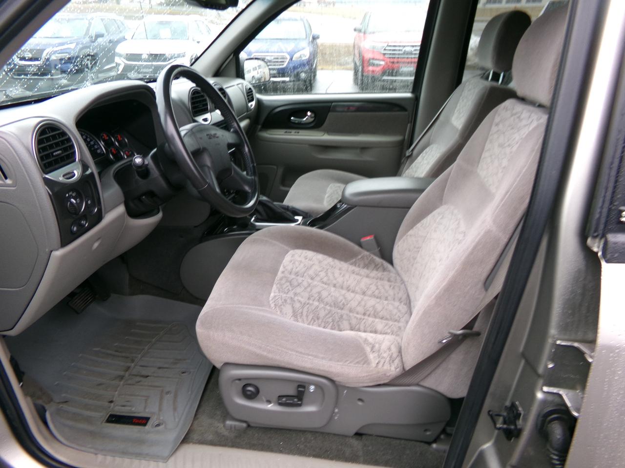 GMC Envoy 4dr 4WD SLE 2003