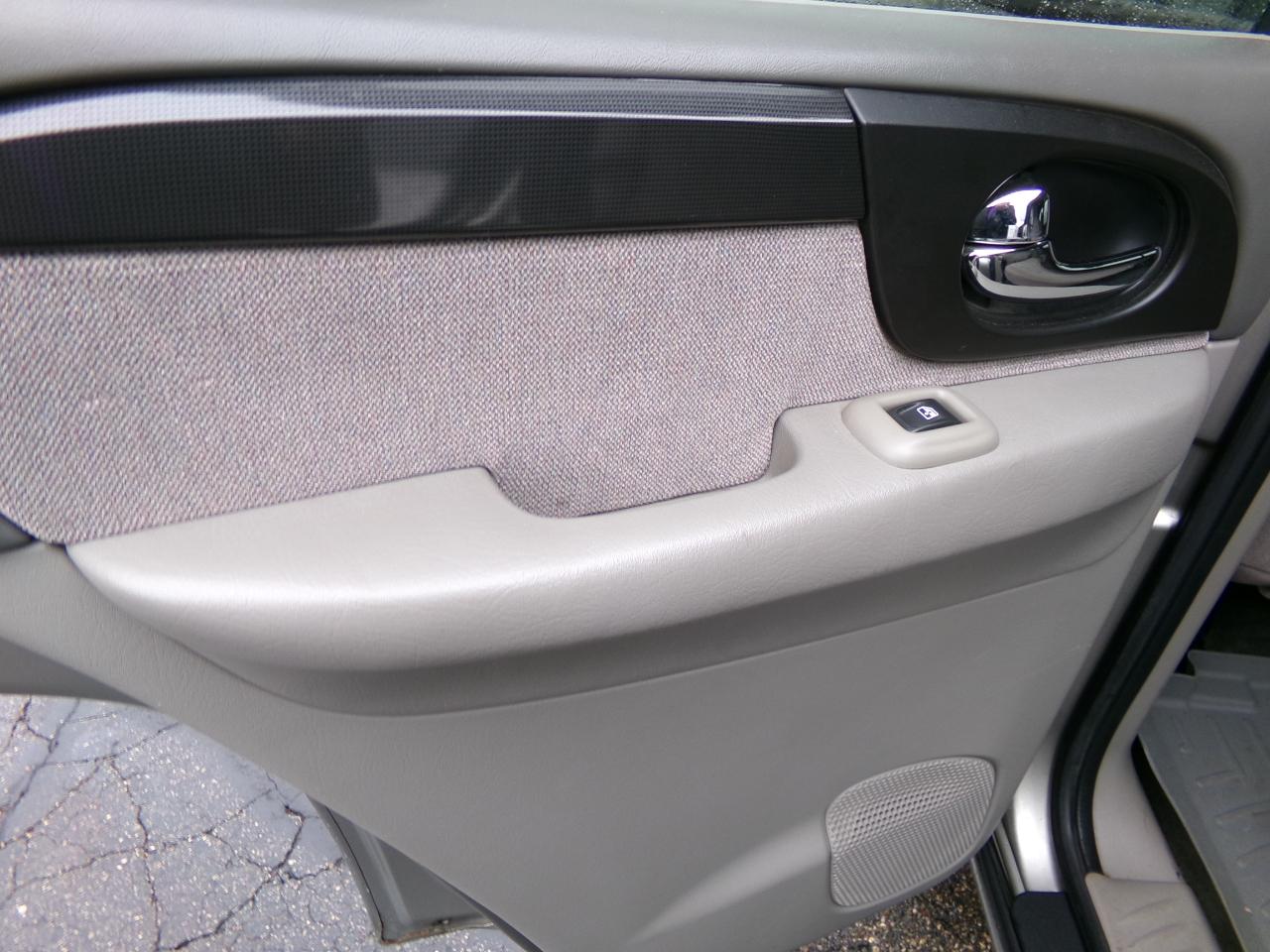 GMC Envoy 4dr 4WD SLE 2003