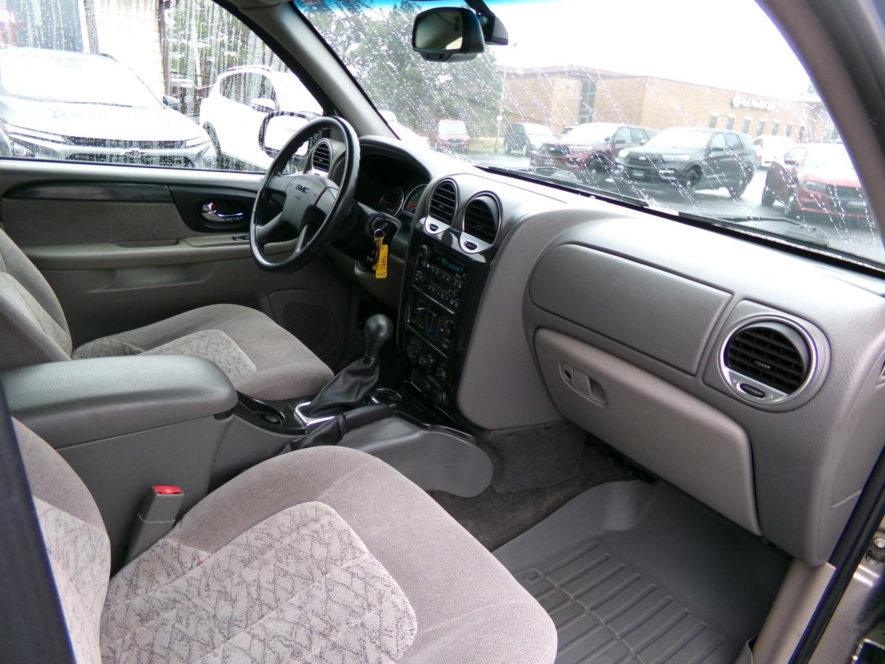 GMC Envoy 4dr 4WD SLE 2003