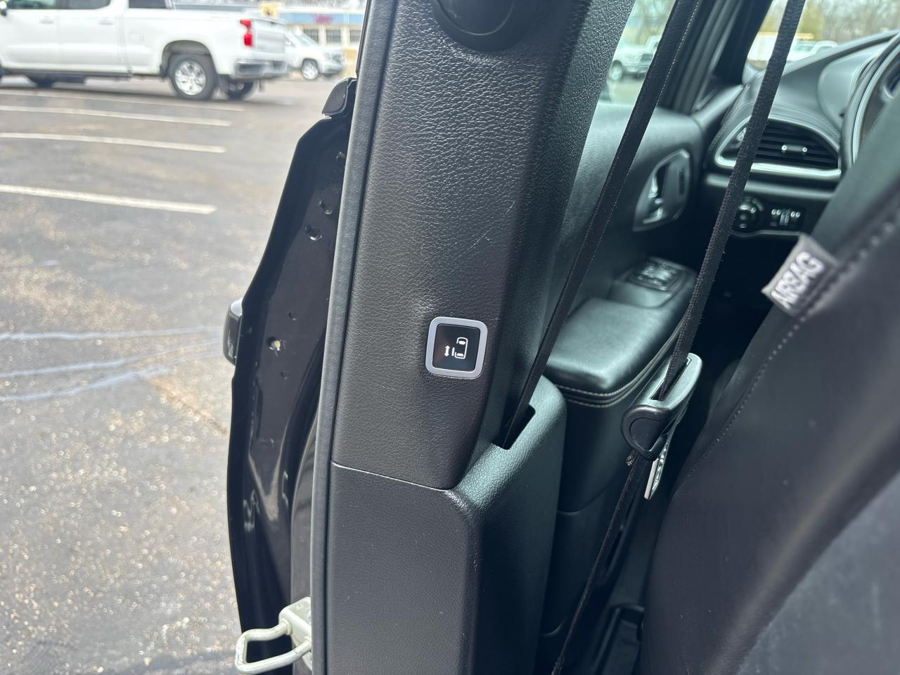 Chrysler Pacifica Limited FWD 2018