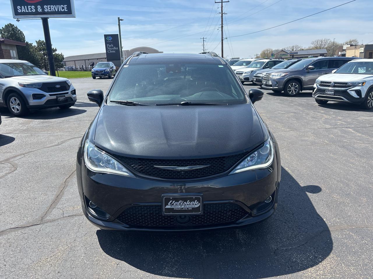 Chrysler Pacifica  2018