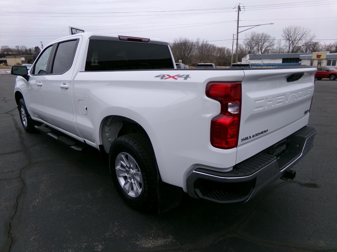 Chevrolet Silverado 1500 4WD Crew Cab 157" LT 2023