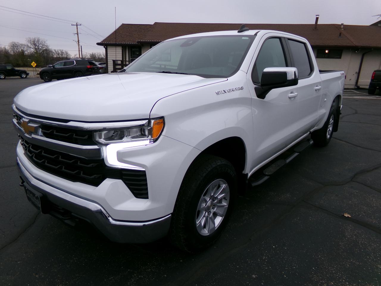 Chevrolet Silverado 1500 4WD Crew Cab 157" LT 2023