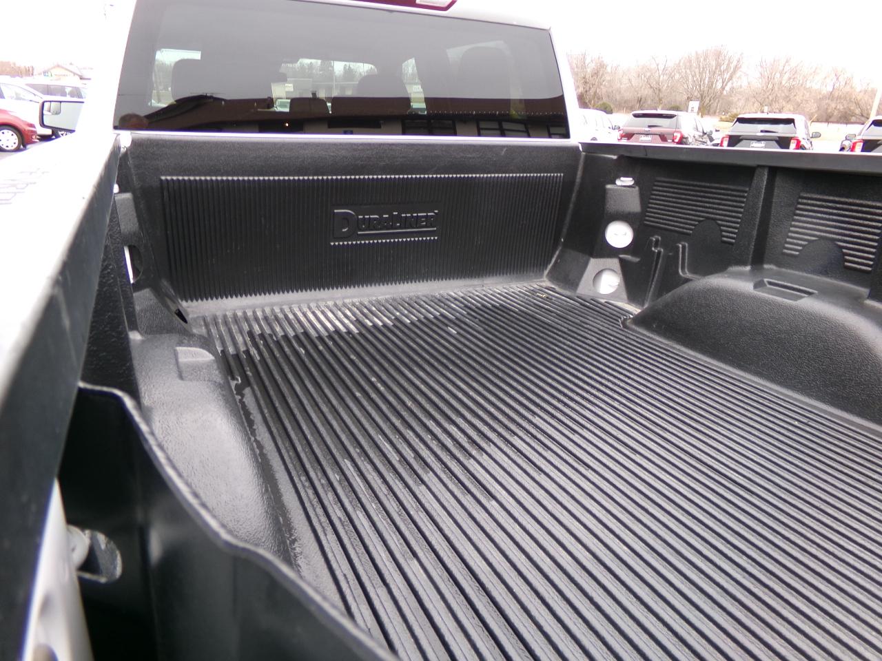 Chevrolet Silverado 1500 4WD Crew Cab 157" LT 2023