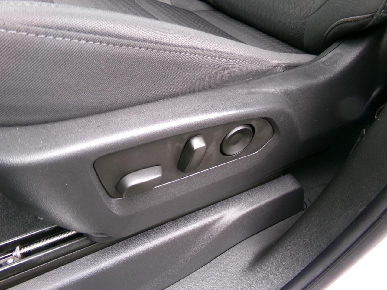 Chevrolet Silverado 1500 4WD Crew Cab 157" LT 2023