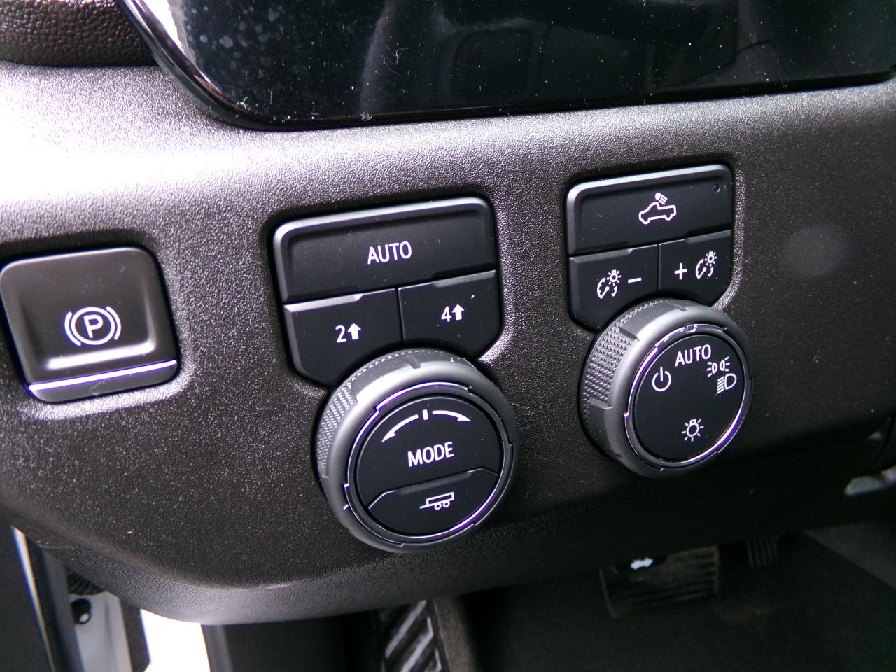 Chevrolet Silverado 1500 4WD Crew Cab 157" LT 2023