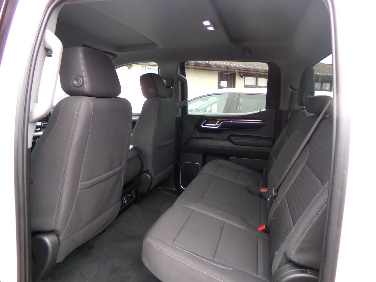 Chevrolet Silverado 1500 4WD Crew Cab 157" LT 2023