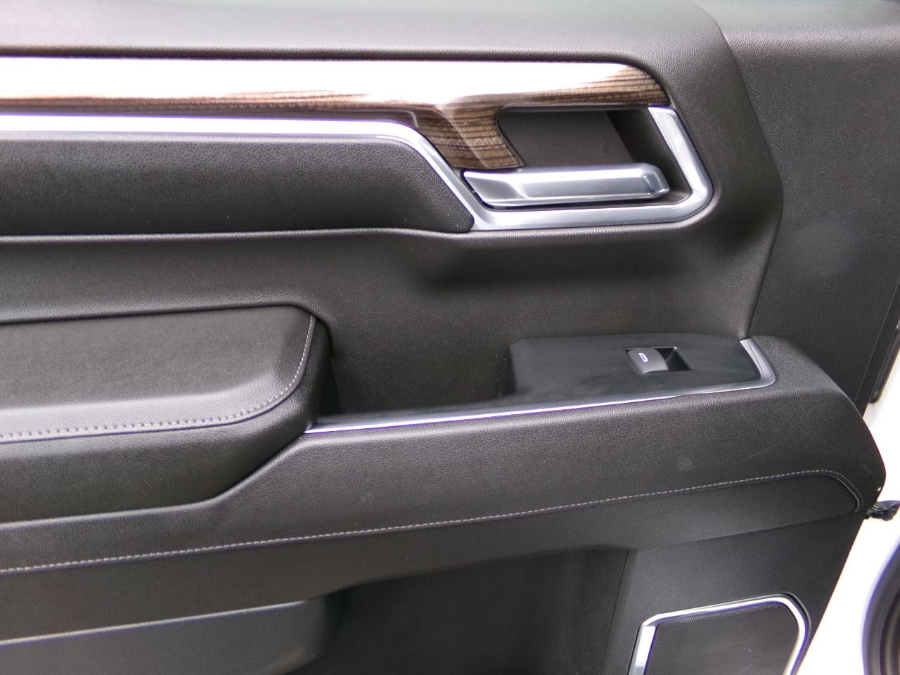 Chevrolet Silverado 1500 4WD Crew Cab 157" LT 2023