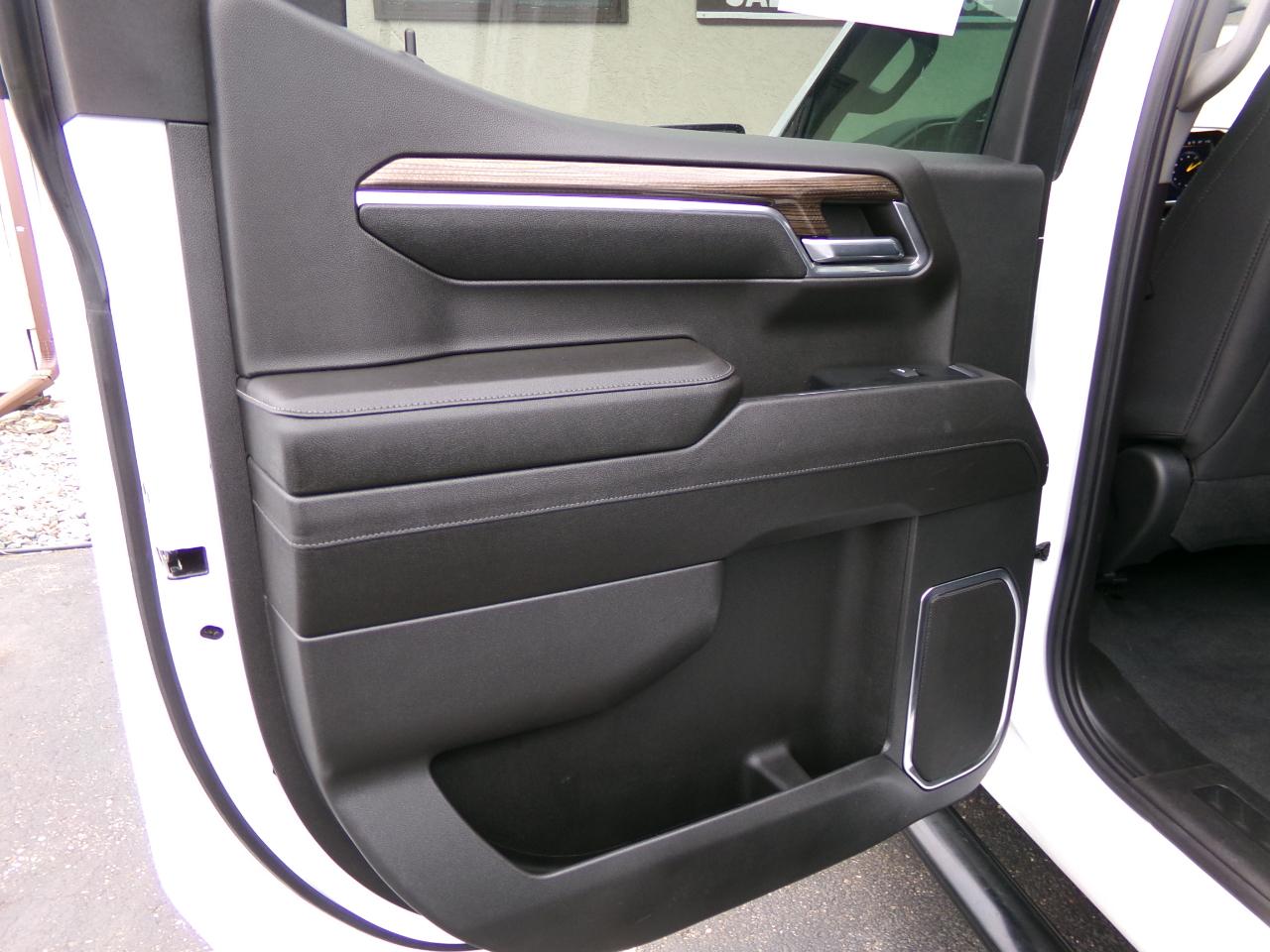 Chevrolet Silverado 1500 4WD Crew Cab 157" LT 2023