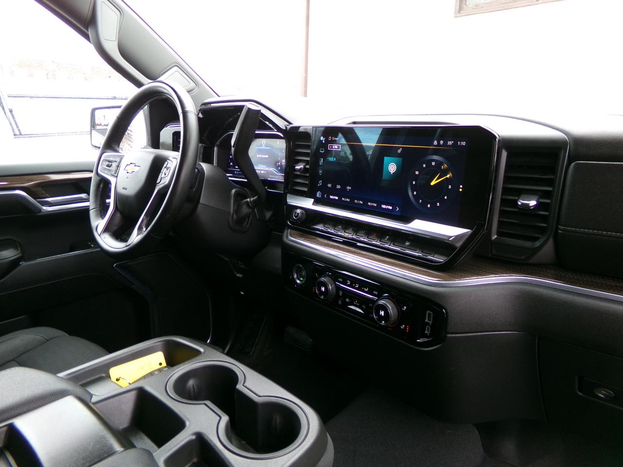 Chevrolet Silverado 1500 4WD Crew Cab 157" LT 2023