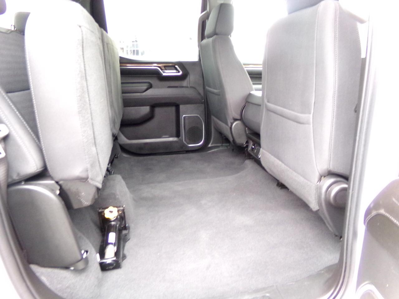 Chevrolet Silverado 1500 4WD Crew Cab 157" LT 2023