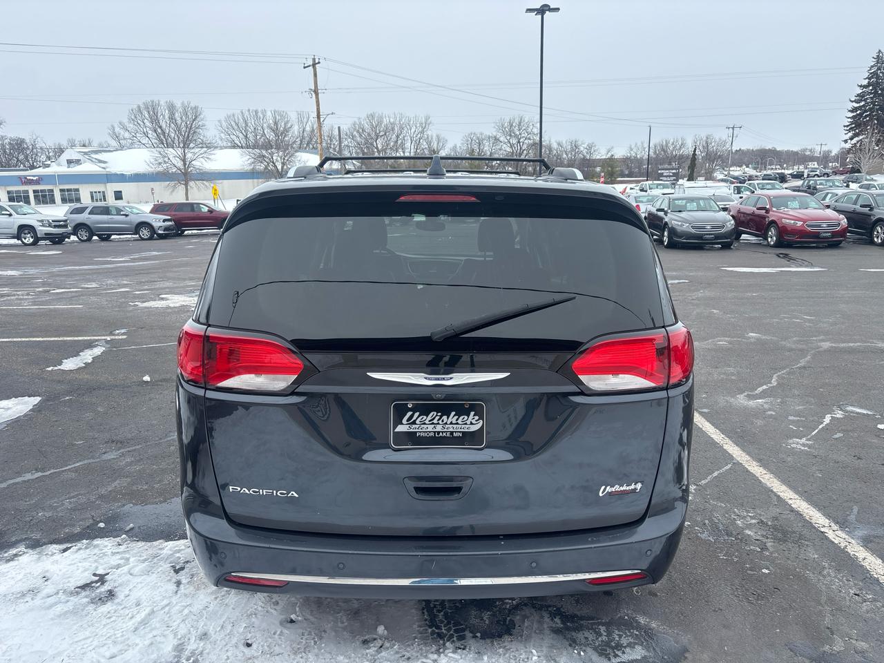 Chrysler Pacifica Touring L FWD 2020
